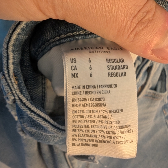 American Eagle Outfitters Blue Curvy Jeggings with Distressed Detailing - Picture 4 of 5